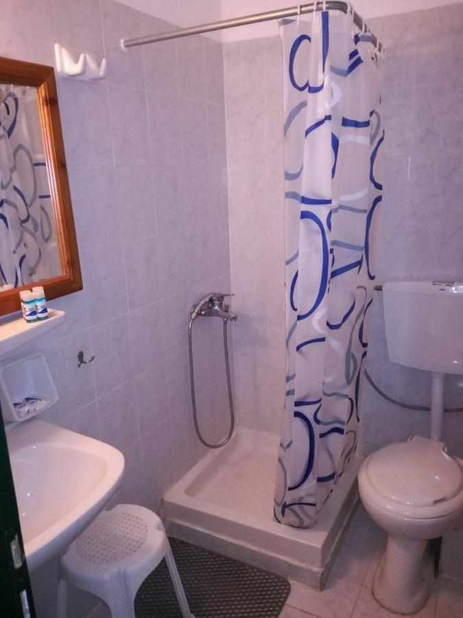 Ξενοδοχείο "Ηραία" Loutra  Exteriör bild