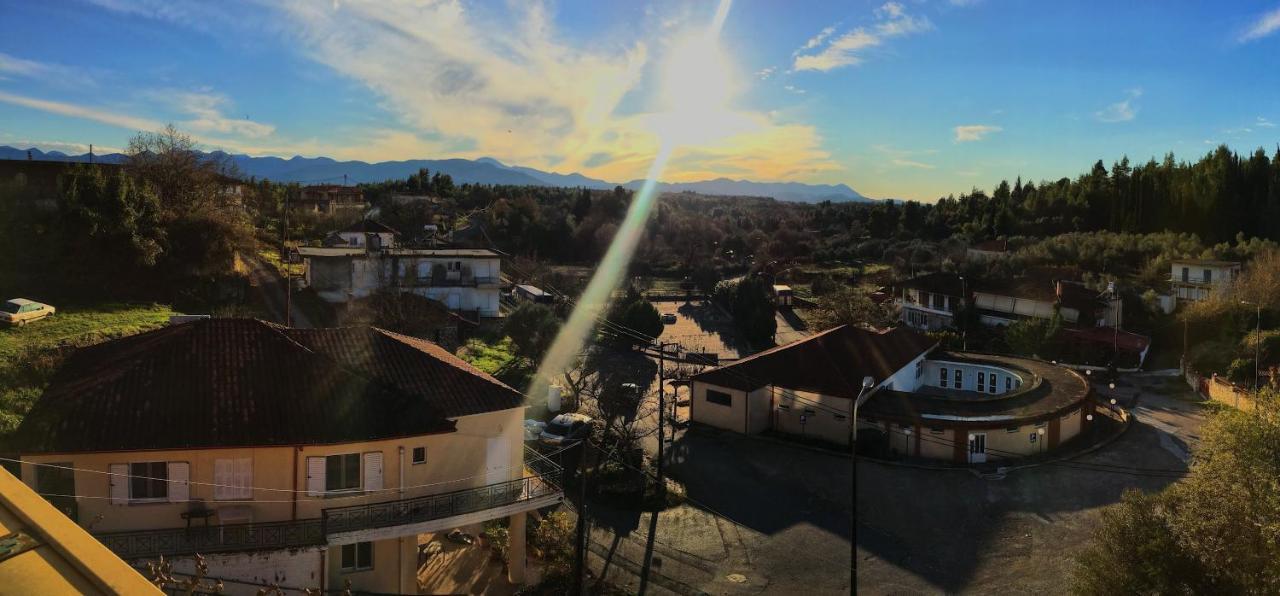 Ξενοδοχείο "Ηραία" Loutra  Exteriör bild