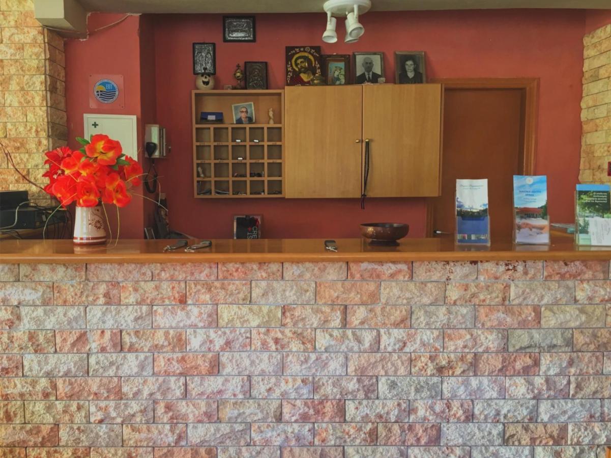 Ξενοδοχείο "Ηραία" Loutra  Exteriör bild